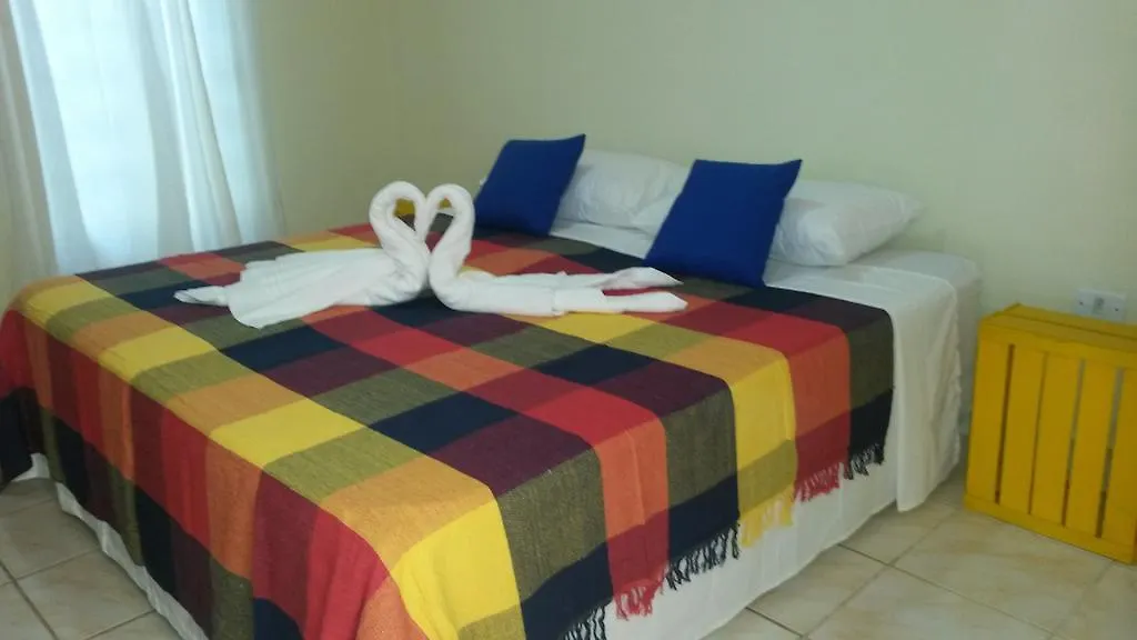 Pousada Encantos De Porto Pôrto das Galinhas ゲストハウス